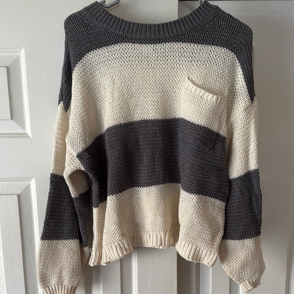 American Eagle Gray and Cream Sweater